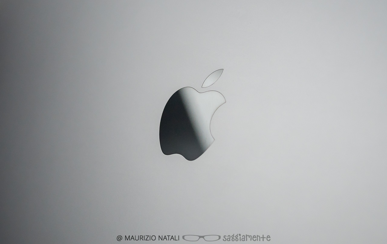 macbookpro15-touchbar-mela
